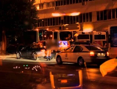 Διάλυση; Αλγερινοί επιτέθηκαν σε 19χρονη Ελληνίδα για να την ληστέψουν έξω από τη ΓΑΔΑ!